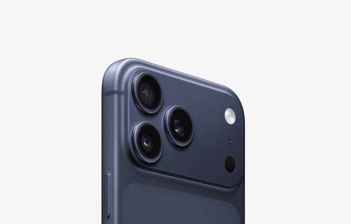 iPhone-17-Pro-Max-vs-Galaxy-S25-Ultra-2