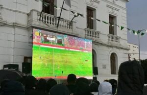 جمهور شبيبة القبائل يتابع كارثة الأهلي من قلب المدينة