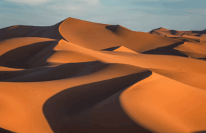 صحراء بني عباس الجزائرية لوحة طبيعية فريدة في قلب الجنوب